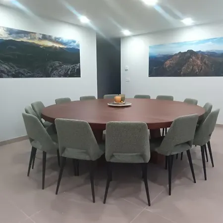 Del Valle Estrecho La Lastra