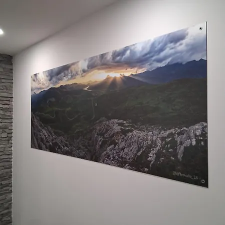 Del Valle Estrecho La Lastra