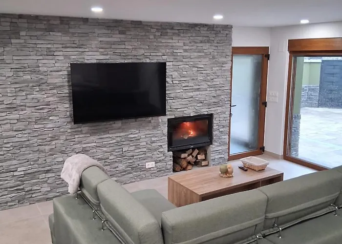 Del Valle Estrecho * Triollo